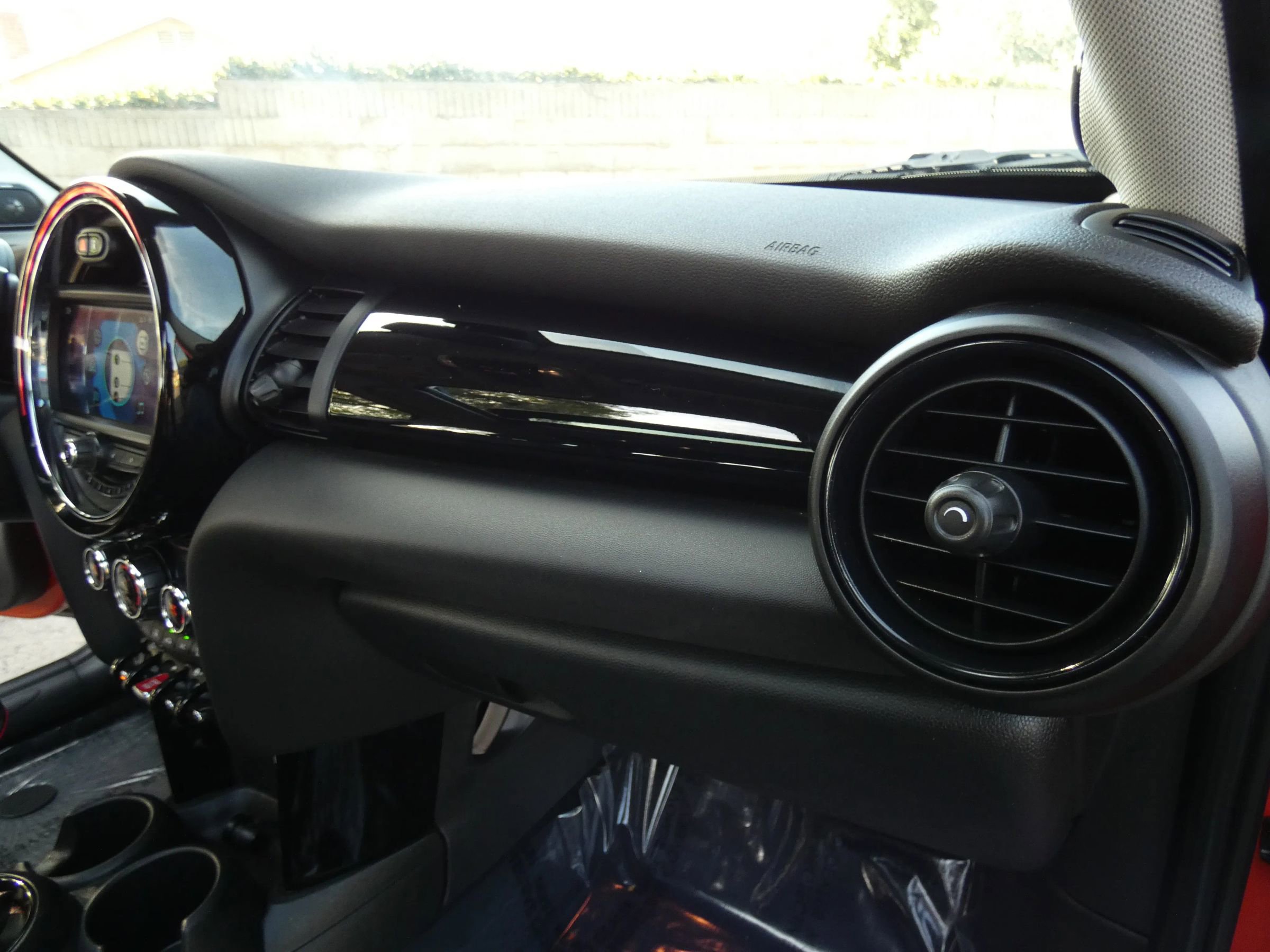 Used 2019 MINI Cooper S w/ Premium Package image 33