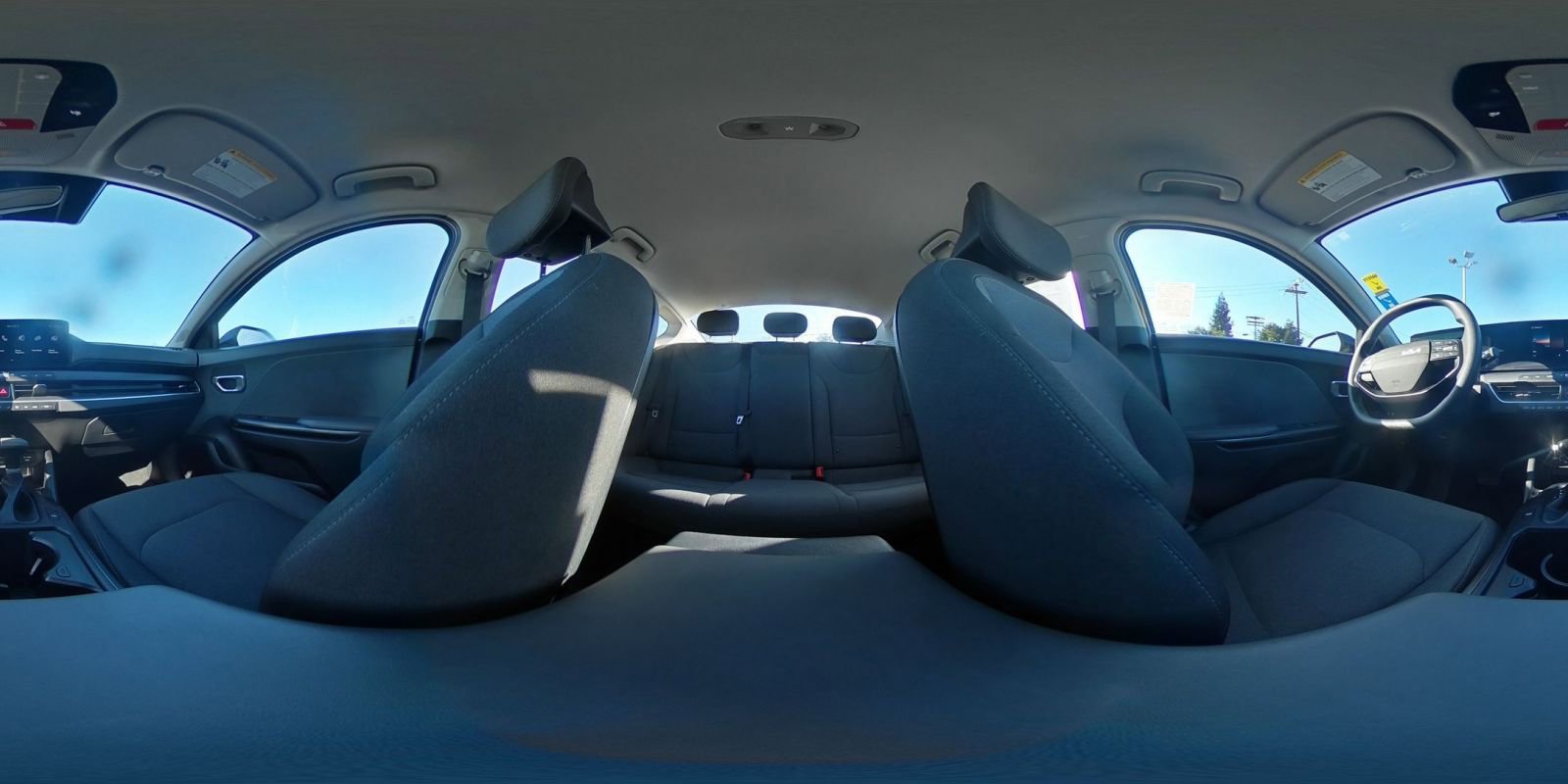 Used 2025 Kia K4 LXS image 37