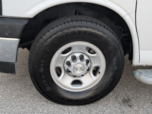Used 2021 Chevrolet Express 2500 w/ Driver Convenience Package image 4