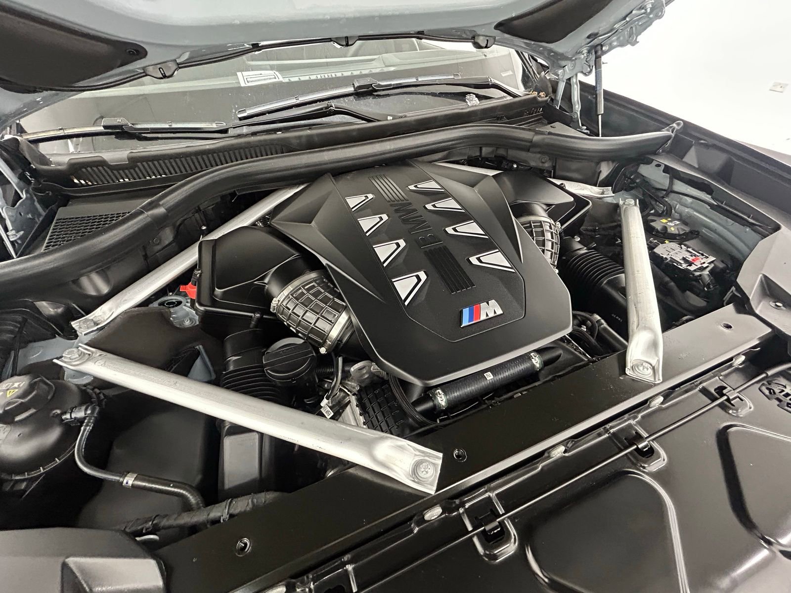 Used 2025 BMW X7 M60i w/ Executive Package image 47