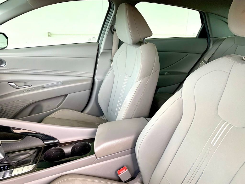 Used 2022 Hyundai Elantra SEL w/ Convenience Package FWD image 13