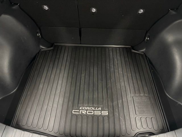 Used 2023 Toyota Corolla Cross LE image 8