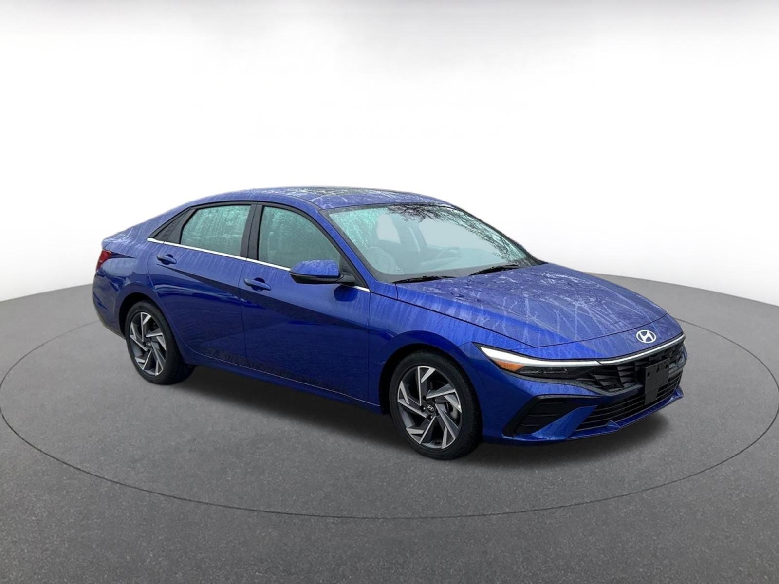 Used 2025 Hyundai Elantra Limited image 1