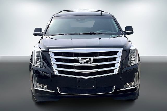 Used 2019 Cadillac Escalade Luxury image 2