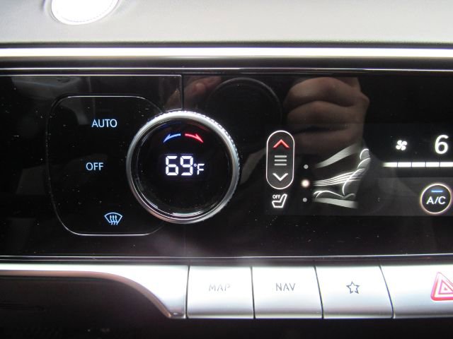 Used 2022 Genesis GV70 2.5T image 47