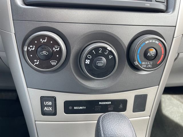 Used 2013 Toyota Corolla LE image 21