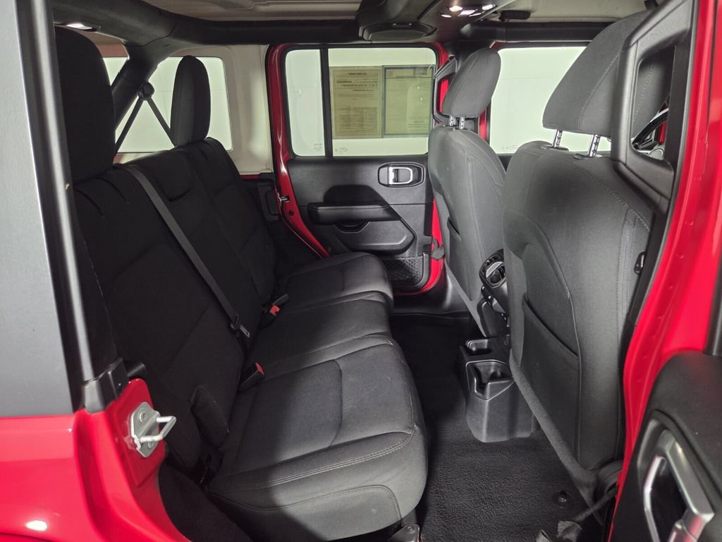 Used 2021 Jeep Wrangler Unlimited Sahara AWD/4WD image 30