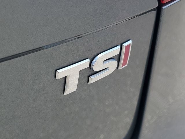 Used 2018 Volkswagen Tiguan SEL Premium FWD image 7