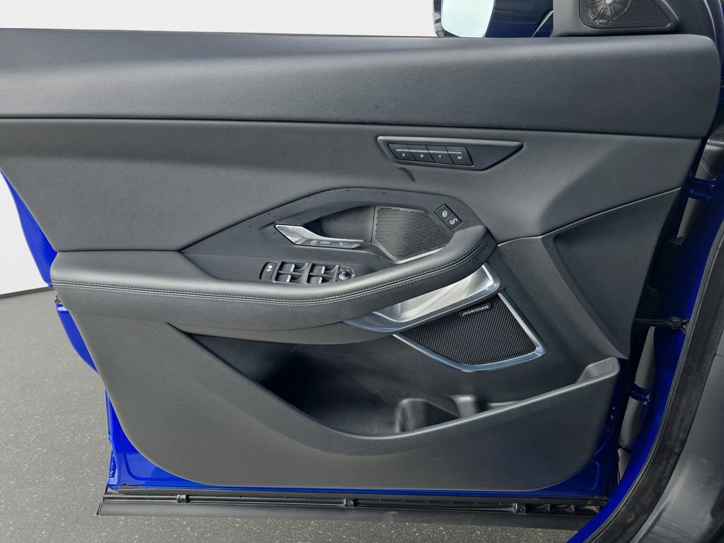 Used 2019 Jaguar E-PACE SE image 30