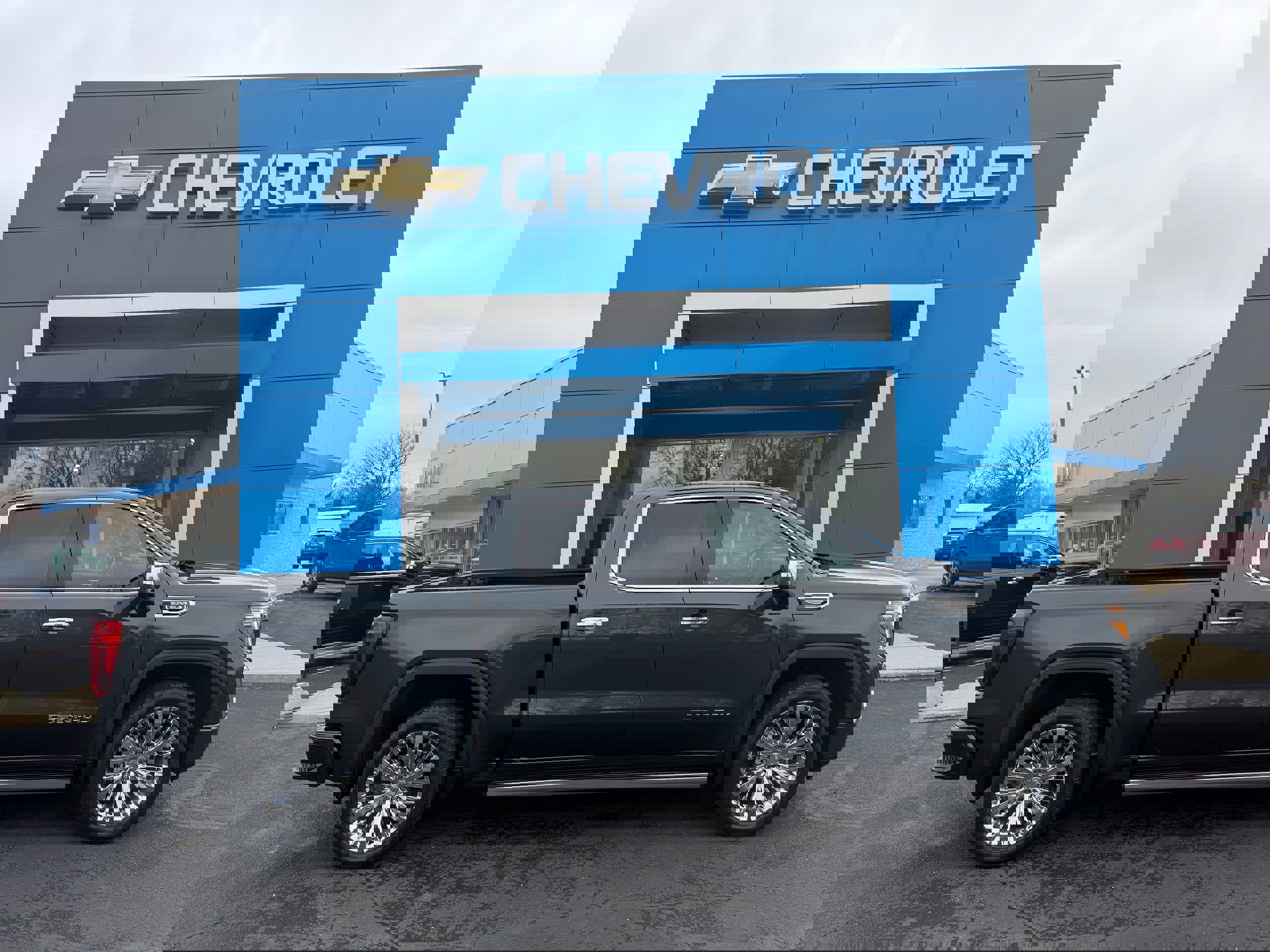 Used 2021 GMC Sierra 1500 Denali w/ Denali Premium Package image 1