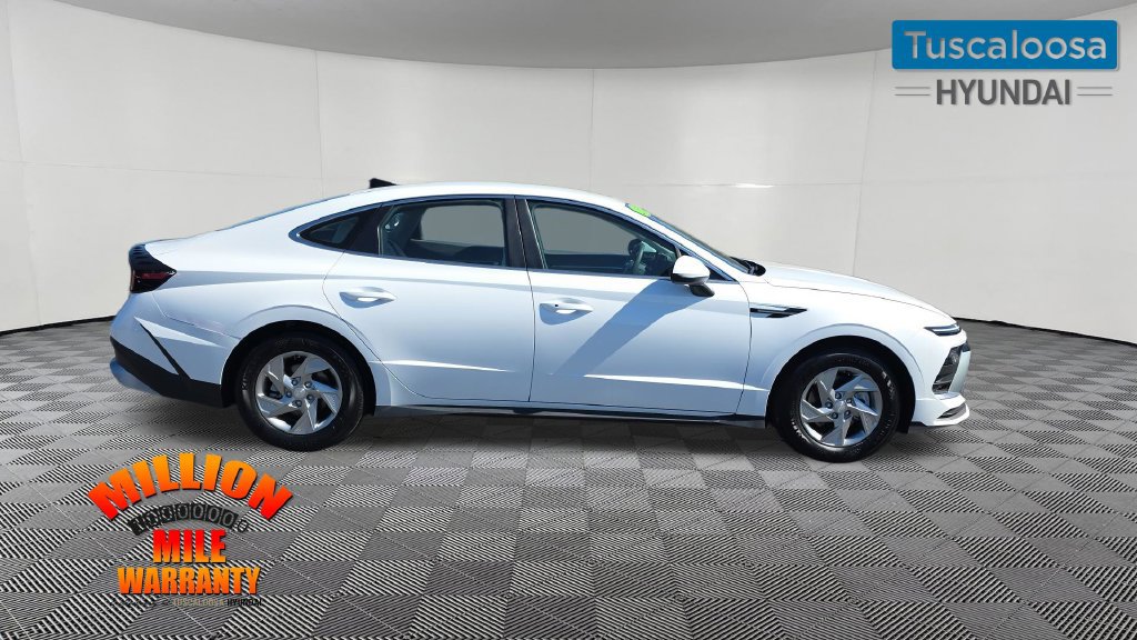 Used 2025 Hyundai Sonata SE FWD image 9