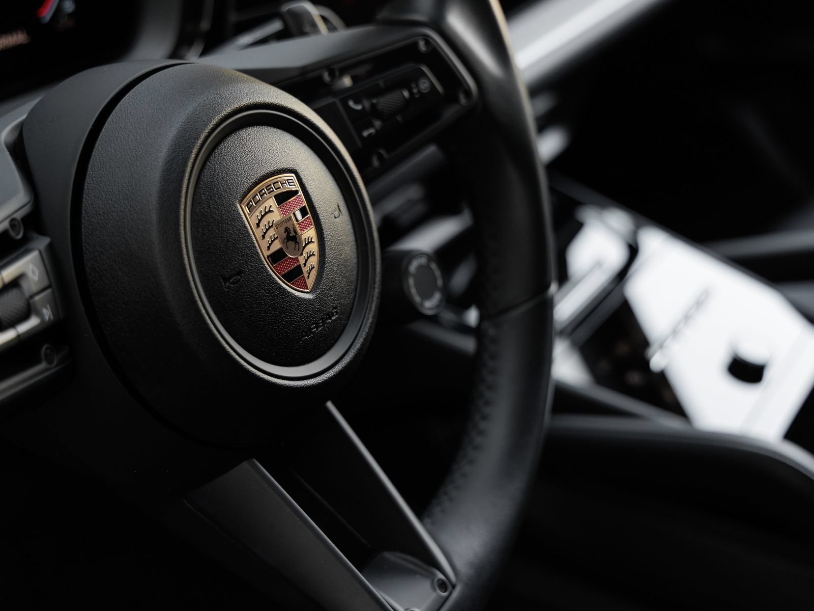 Certified 2025 Porsche Cayenne AWD/4WD image 20