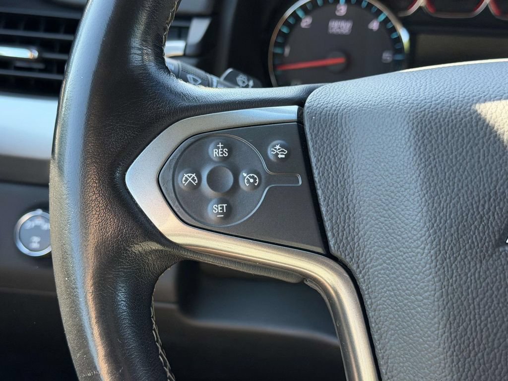 Used 2018 Chevrolet Suburban LT AWD/4WD image 25