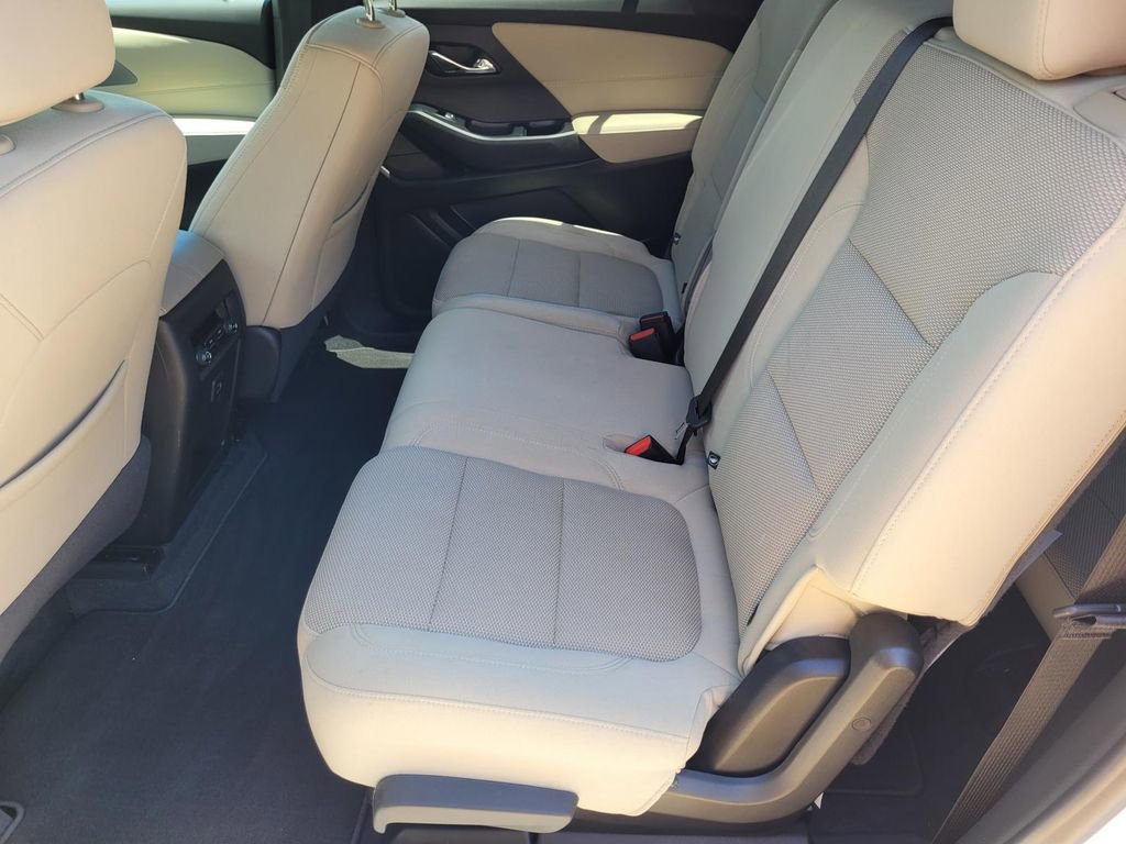Used 2023 Chevrolet Traverse LS image 14