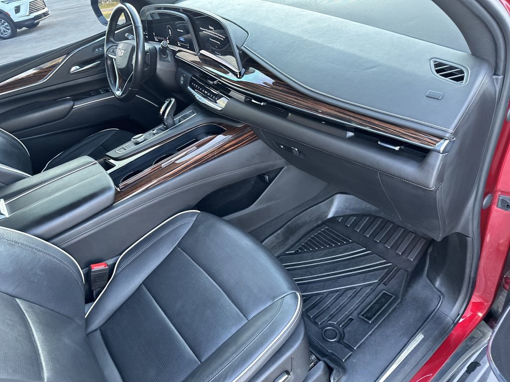 Used 2021 Cadillac Escalade Premium Luxury RWD image 39
