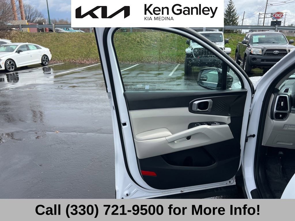 Certified 2023 Kia Sorento S image 26