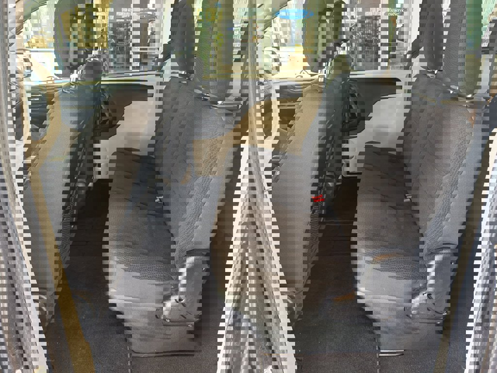 Used 2019 Dodge Grand Caravan SE w/ UConnect Hands-Free Group image 11