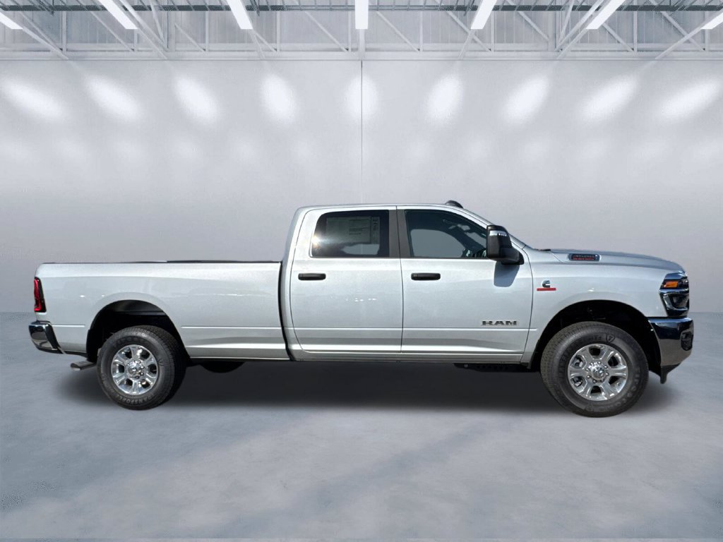 New 2026 RAM 3500 Big Horn AWD/4WD image 3