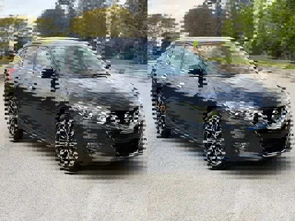 Used 2016 Nissan Maxima SR image 2