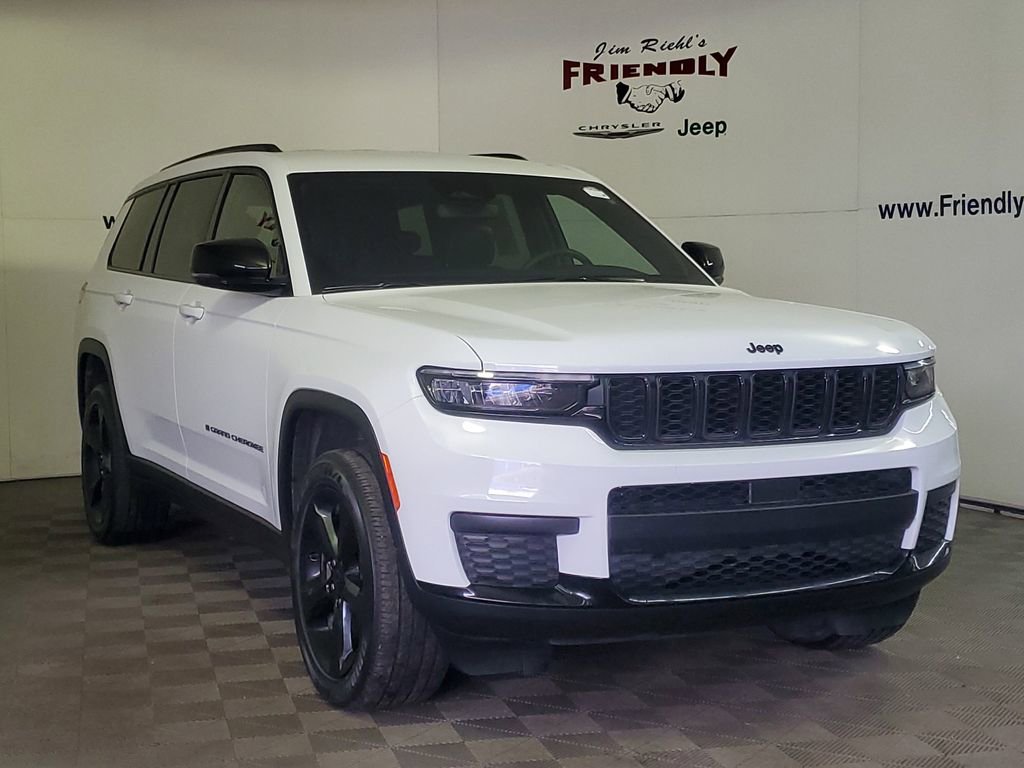 Used 2023 Jeep Grand Cherokee L Laredo image 2
