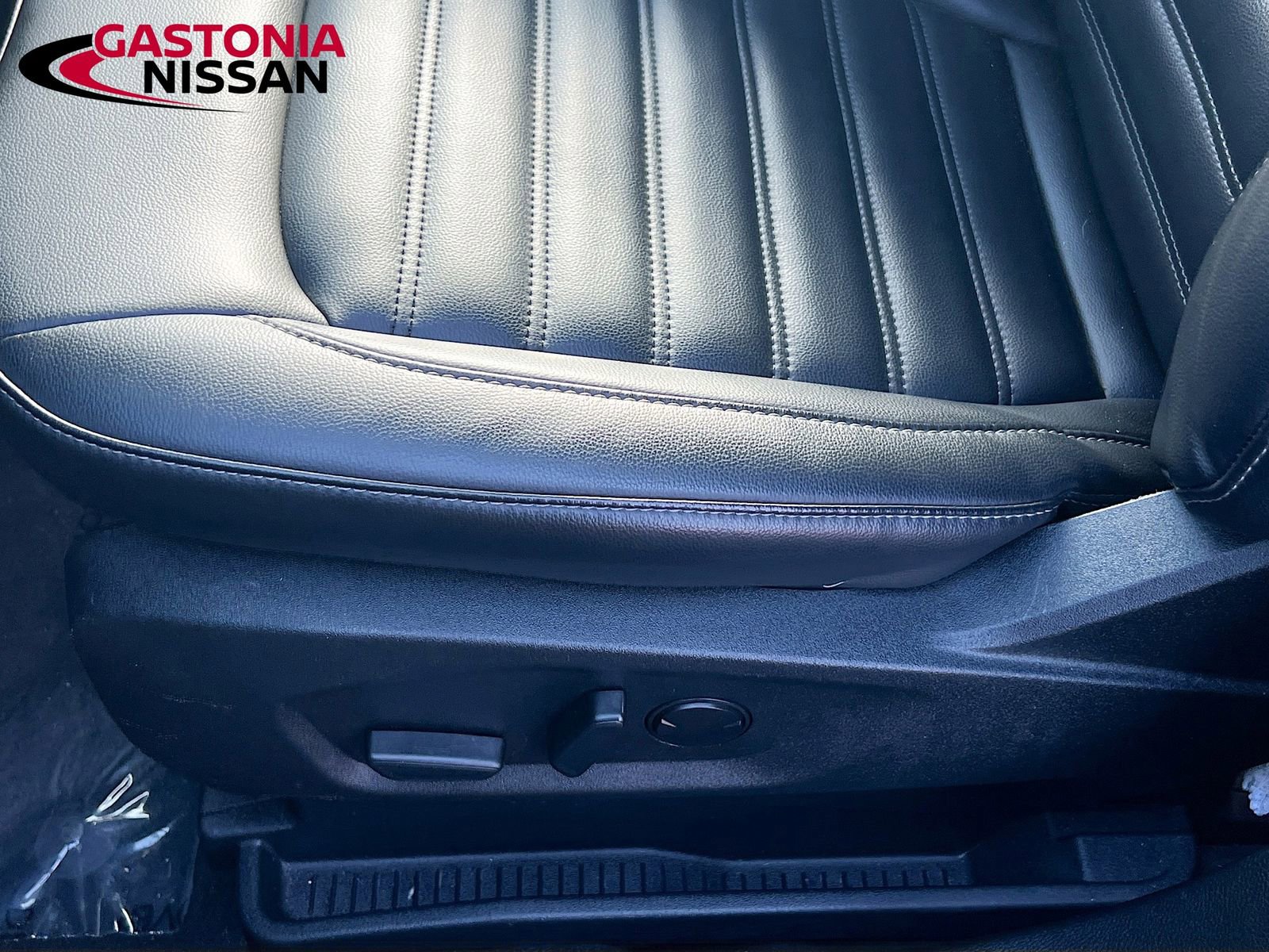 Used 2024 Ford Edge SEL image 23