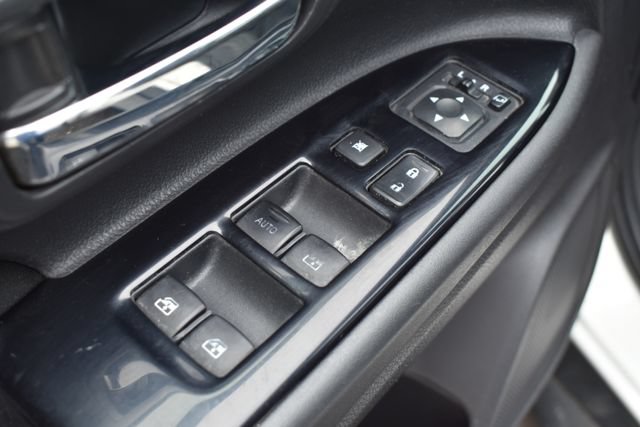 Used 2018 Mitsubishi Outlander LE AWD/4WD image 17