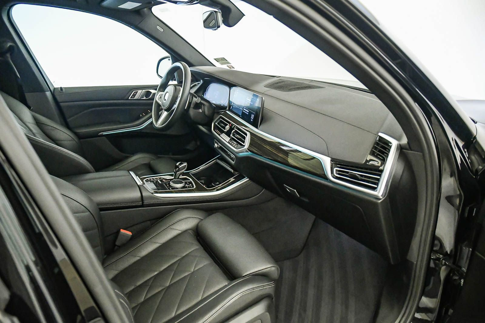 Used 2023 BMW X5 sDrive40i w/ M Sport Package image 15
