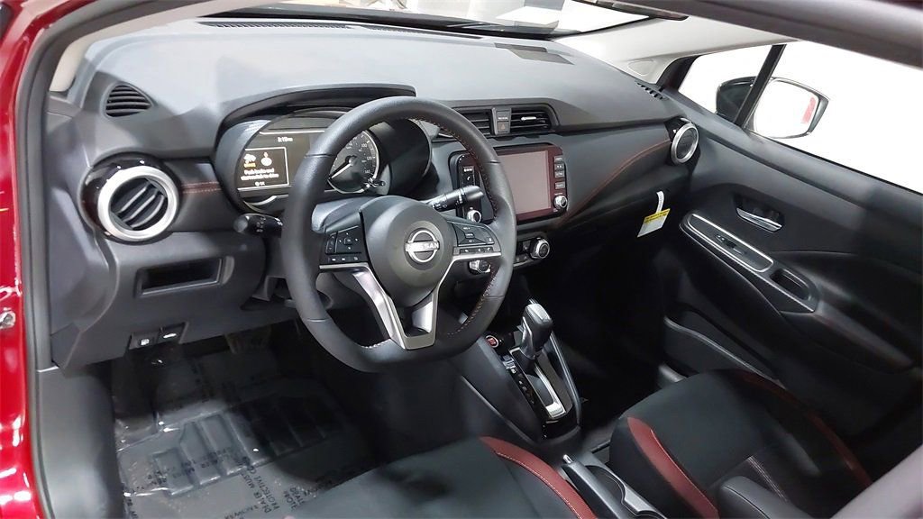 Used 2025 Nissan Versa SR w/ Trunk Package image 19