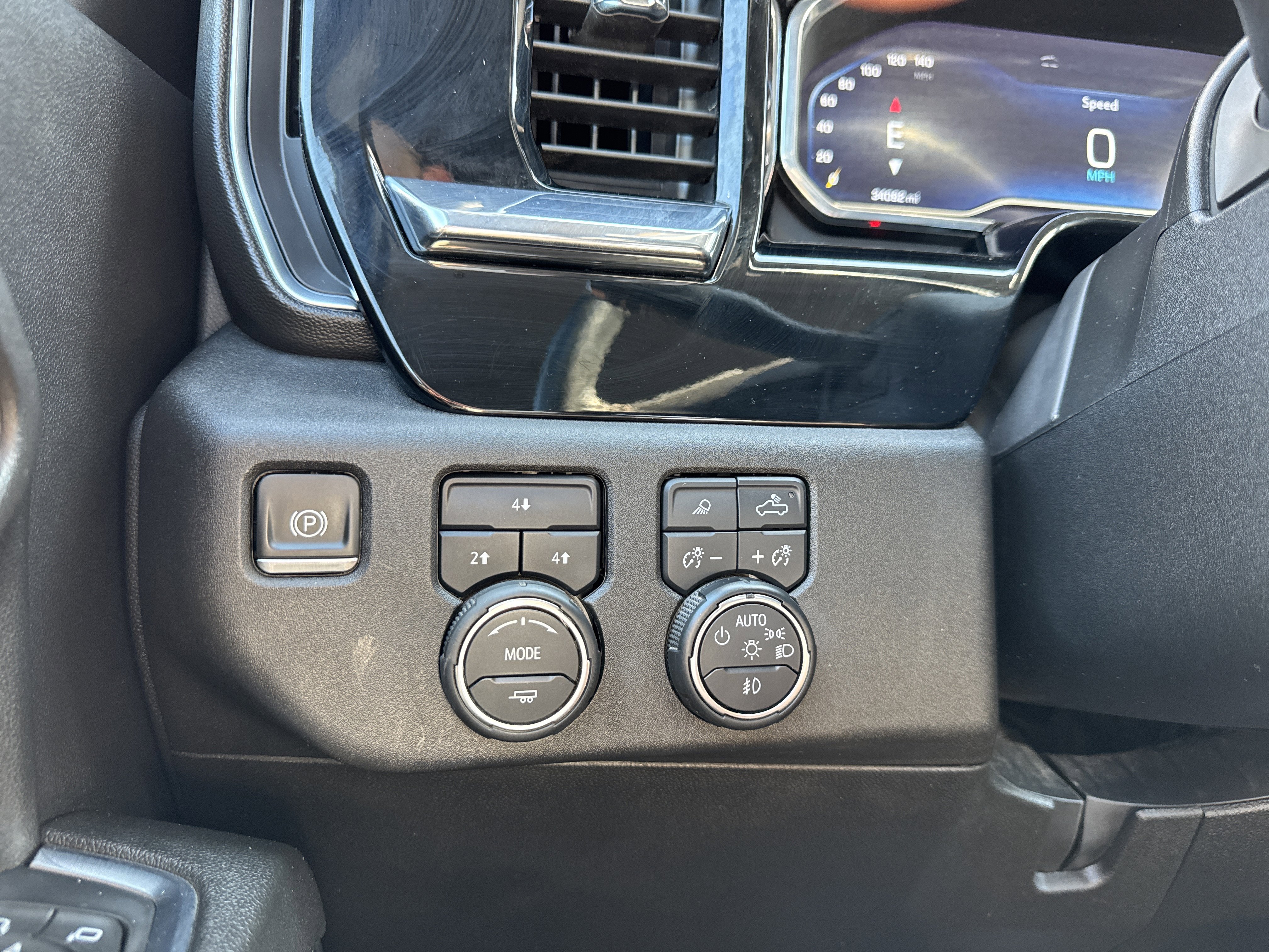 Certified 2024 Chevrolet Silverado 3500 LT w/ All Star Edition image 21