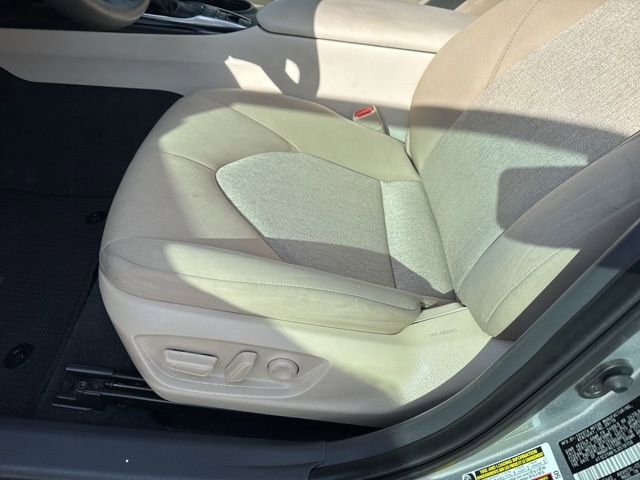 Used 2020 Toyota Camry LE image 25