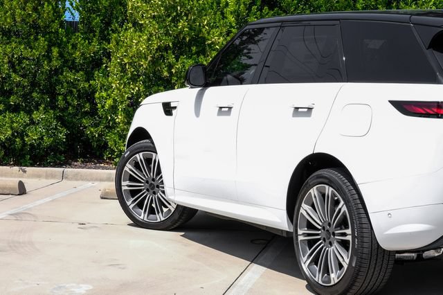 New 2026 Land Rover Range Rover Sport Dynamic SE AWD/4WD image 14