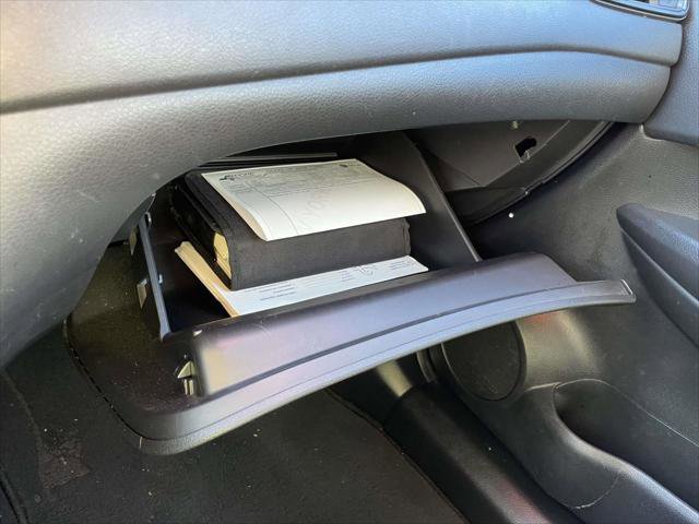 Used 2020 Nissan Rogue S image 28