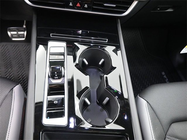 New 2025 Volkswagen Atlas Peak Edition SE image 3