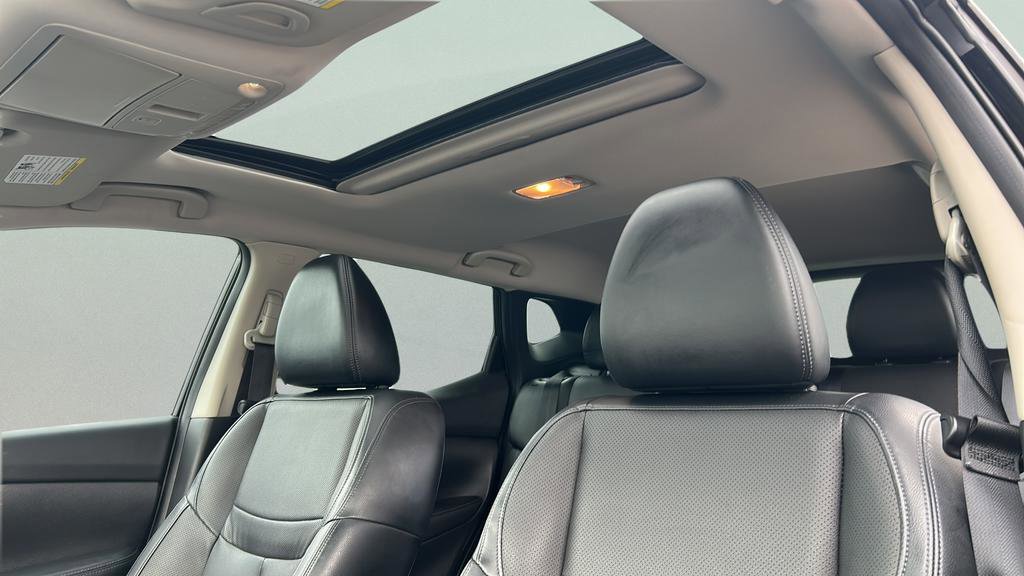 Used 2021 Nissan Rogue Sport SL w/ Premium Package image 12