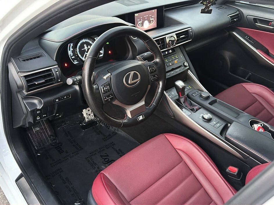 Used 2020 Lexus IS 350 F Sport w/ F Sport Package RWD image 4