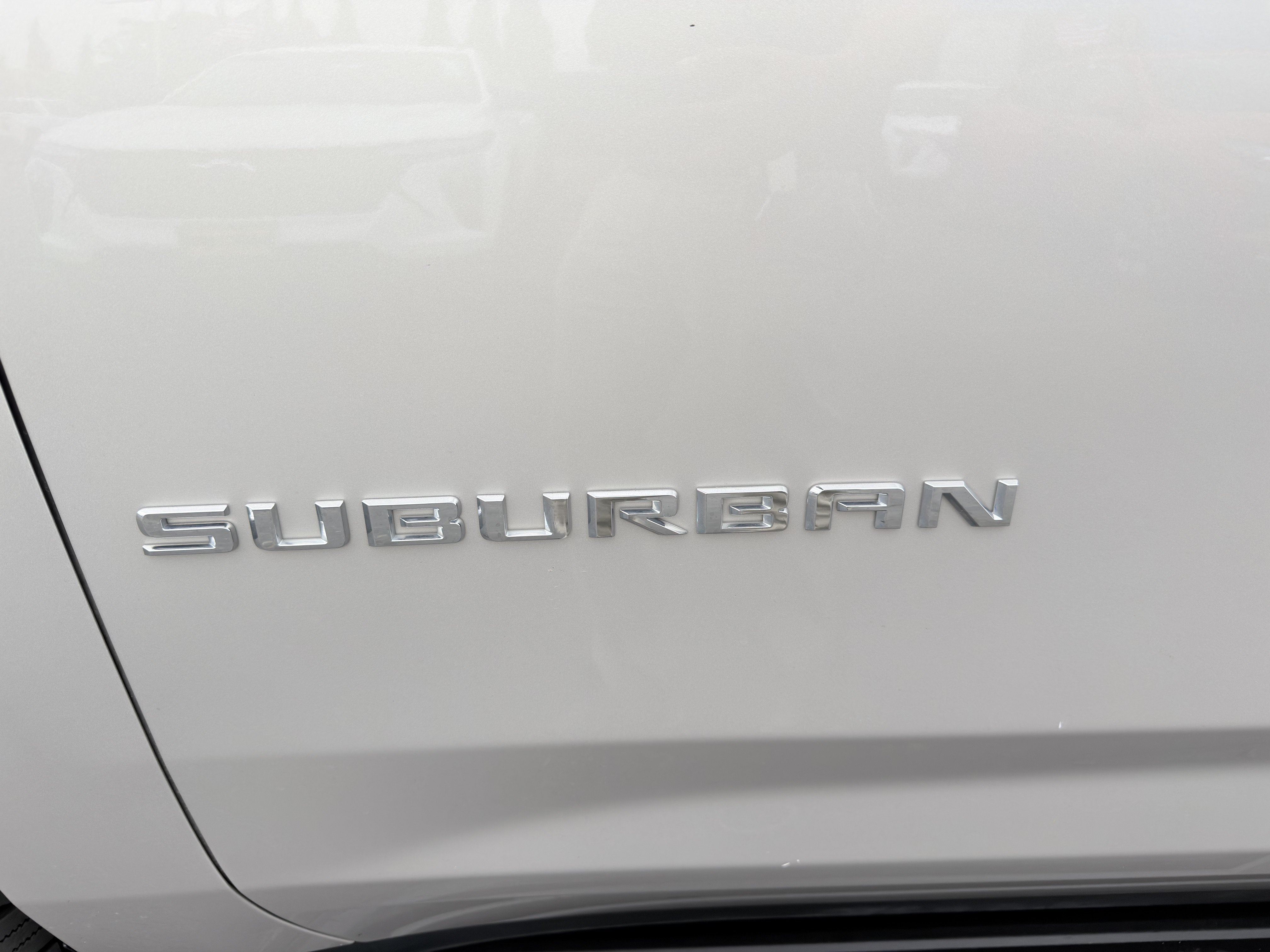 Used 2024 Chevrolet Suburban Premier AWD/4WD image 41