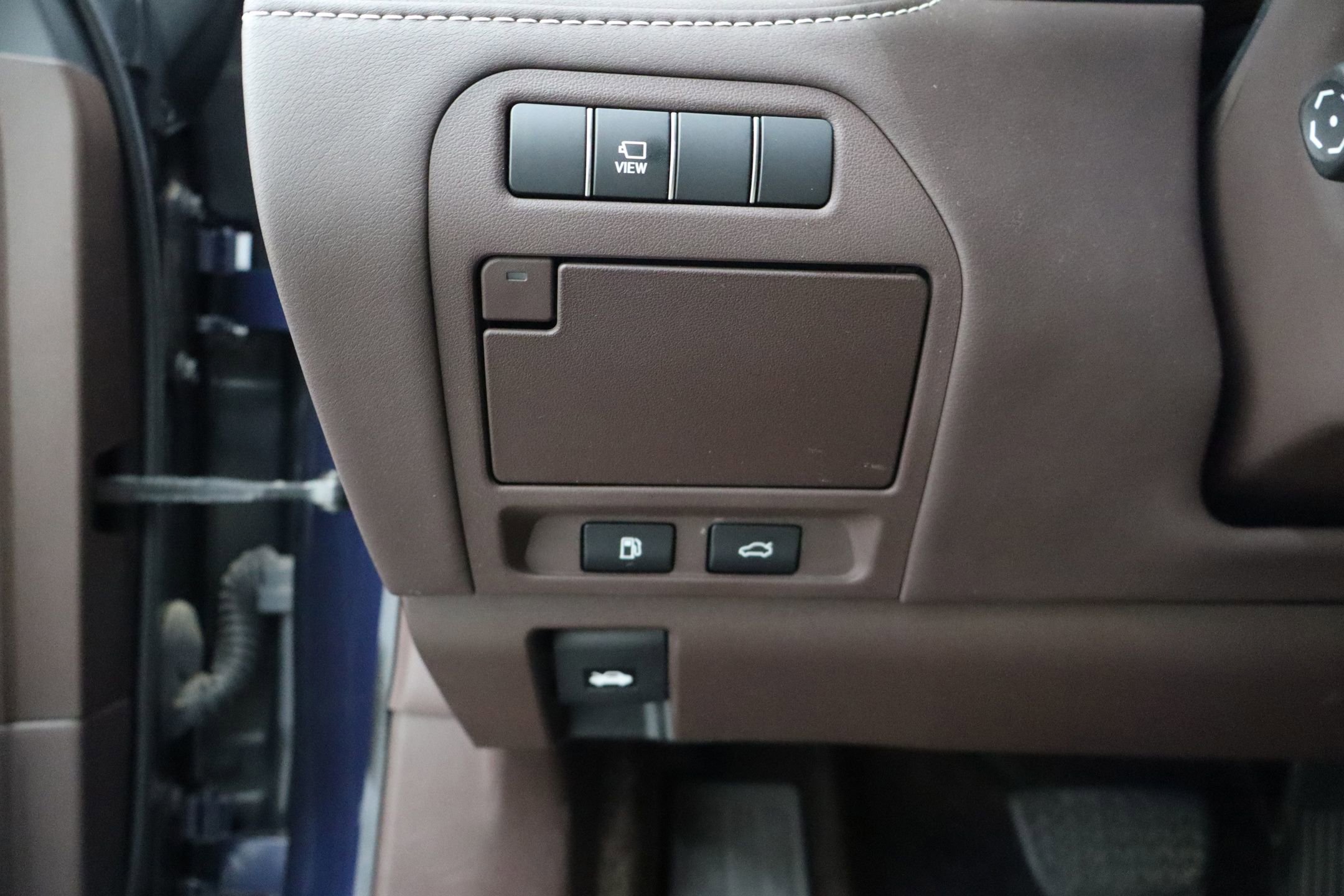 Used 2020 Lexus LS 500 w/ Interior Upgrade Package RWD image 15