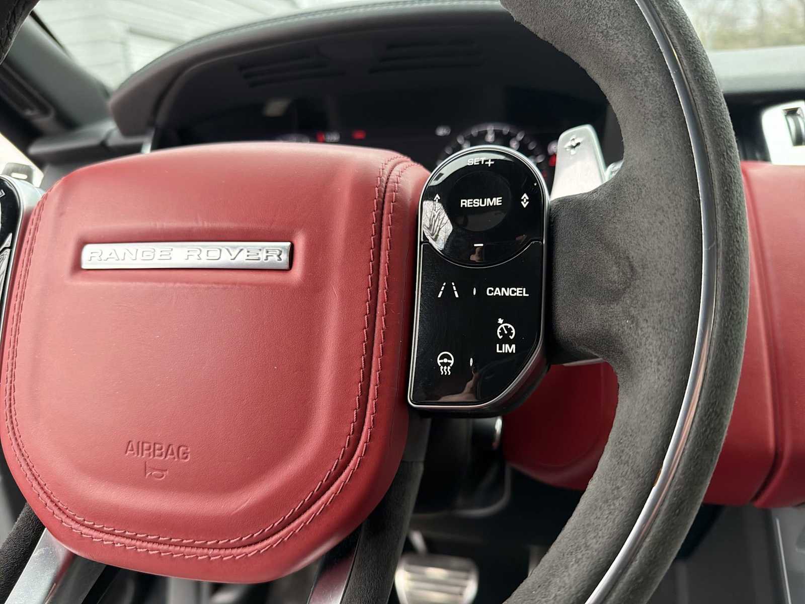 Used 2020 Land Rover Range Rover Sport HST image 26