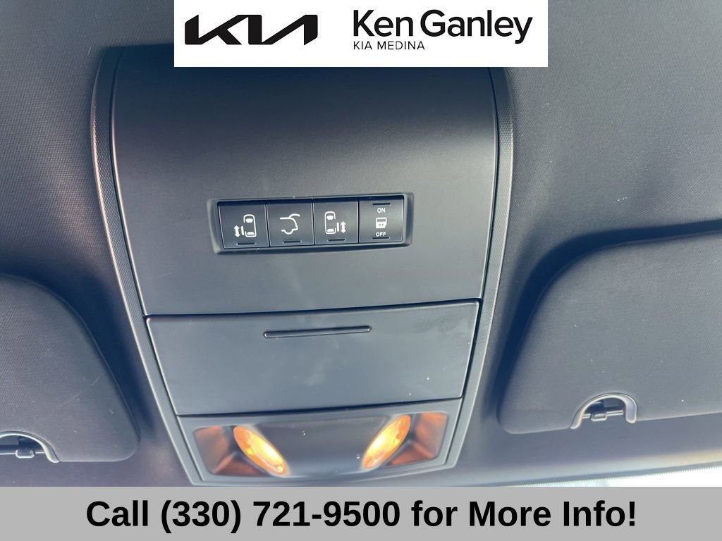 Used 2020 Dodge Grand Caravan SXT image 38
