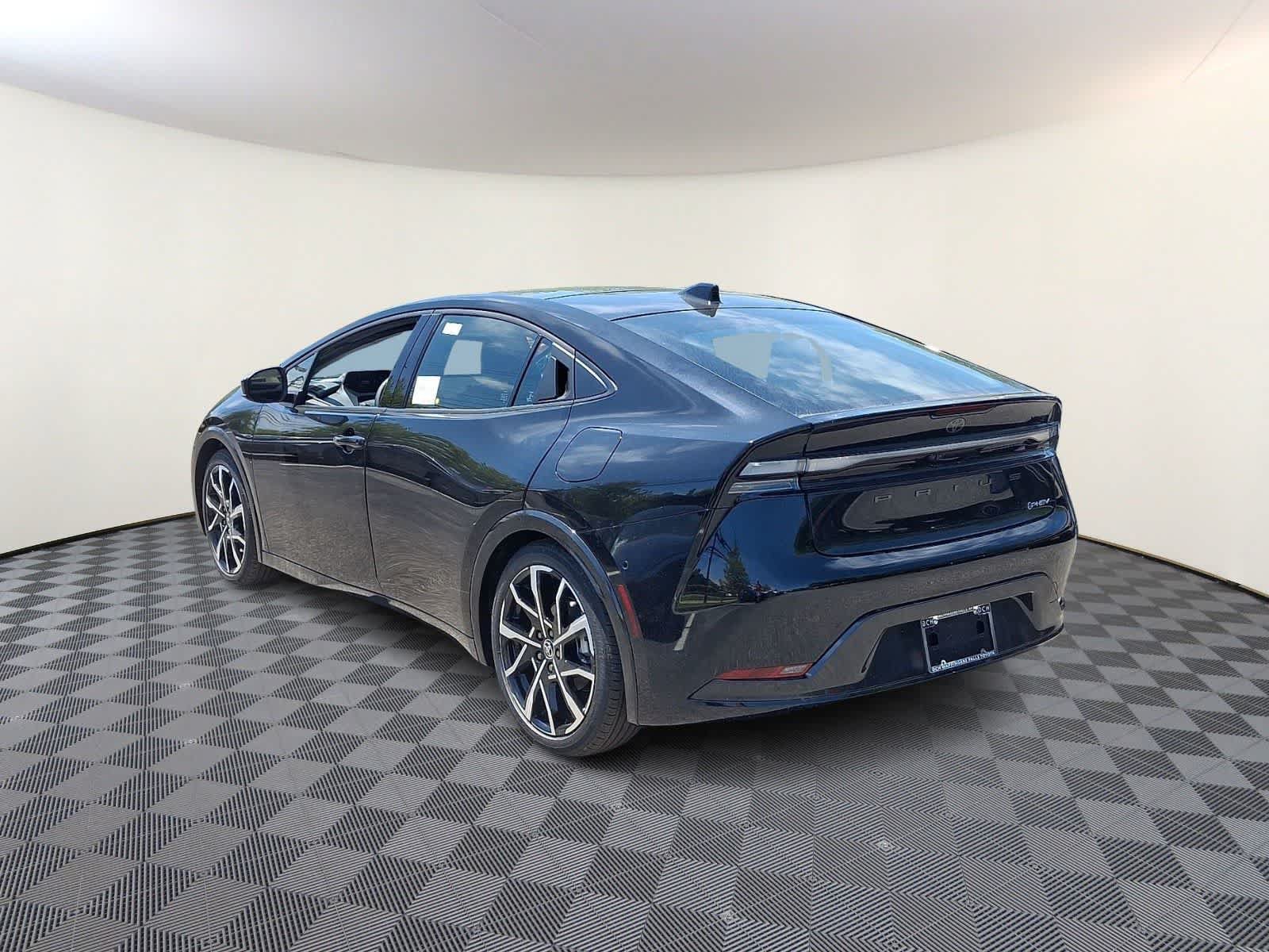 New 2026 Toyota Prius Plug-In Hybrid FWD image 6