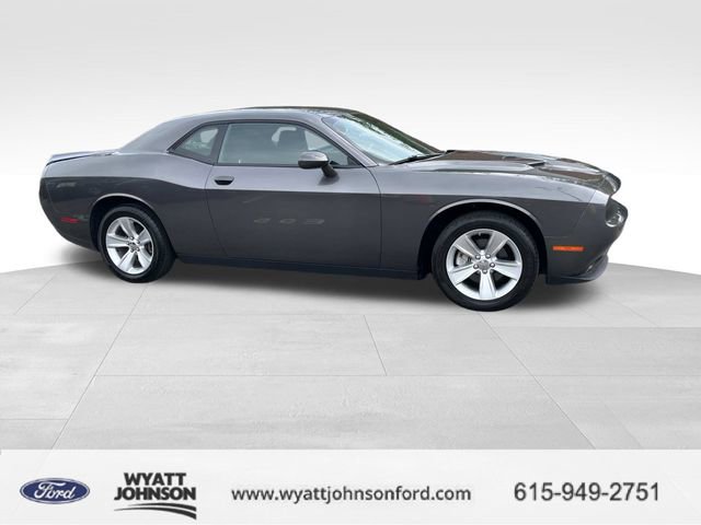 Used 2023 Dodge Challenger SXT image 2
