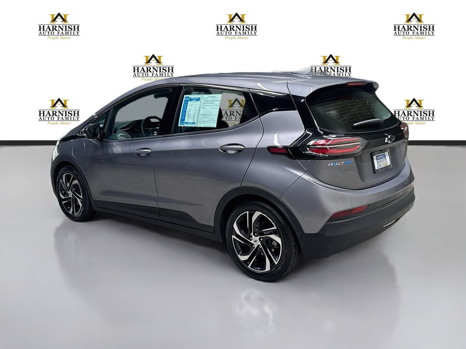 Used 2023 Chevrolet Bolt LT w/ Infotainment Package FWD image 9