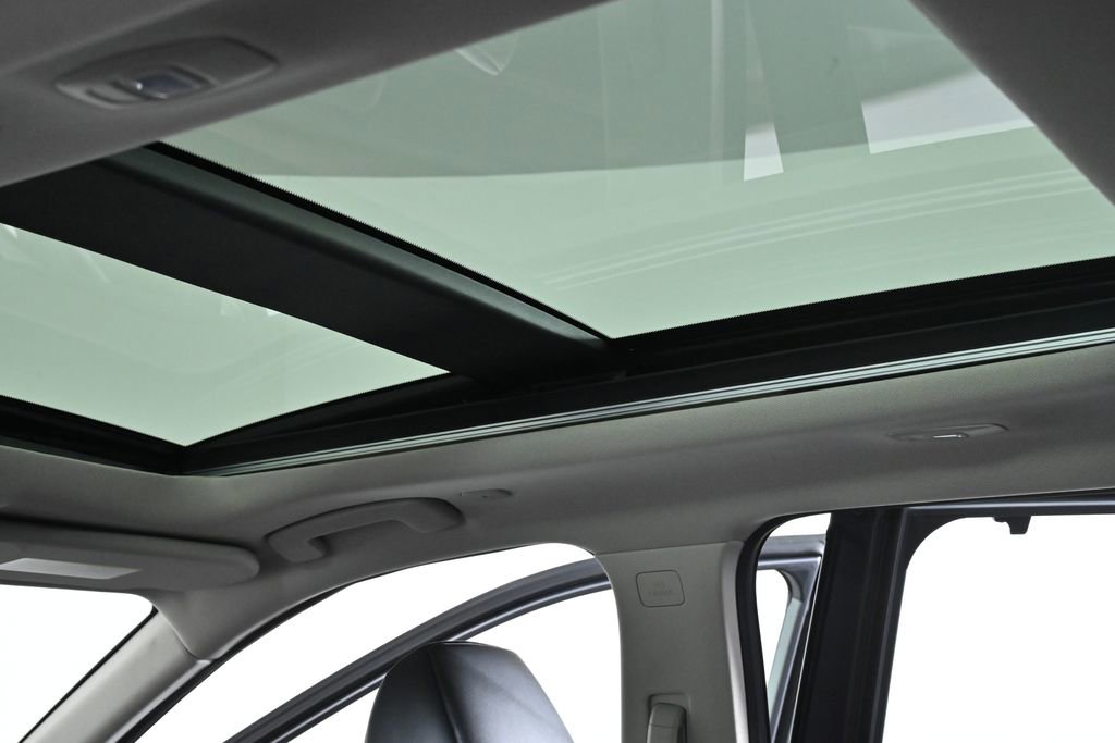 Used 2023 Nissan Rogue SV w/ SV Premium B Package image 27