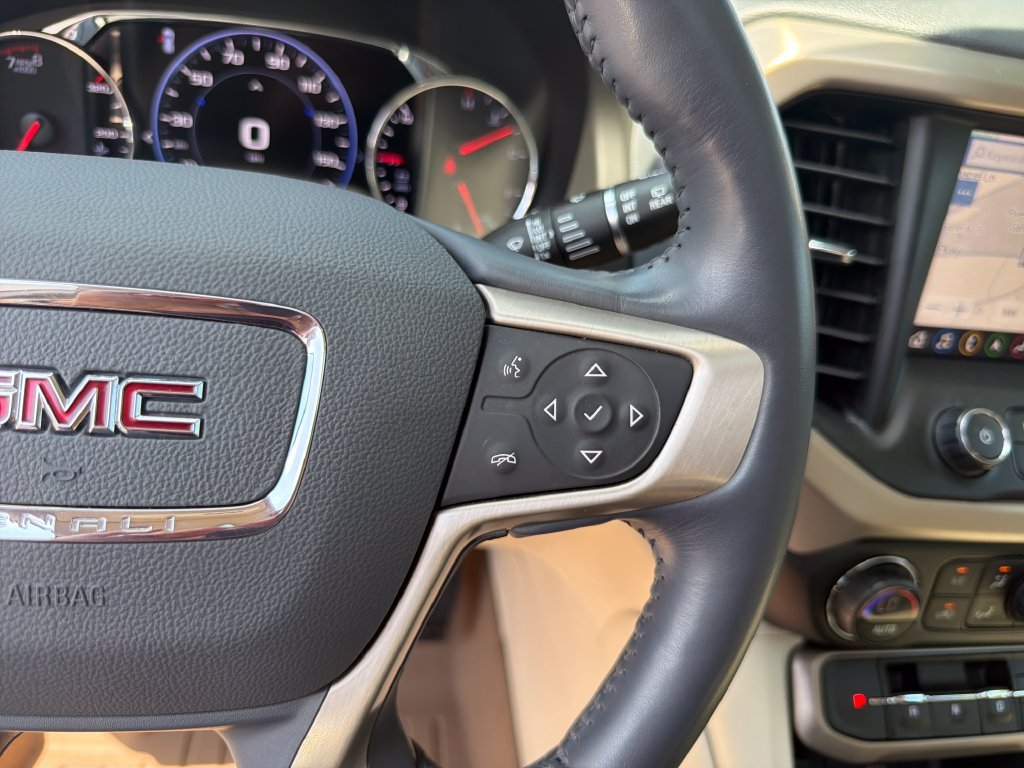 Used 2021 GMC Acadia Denali w/ Denali Technology Package FWD image 22
