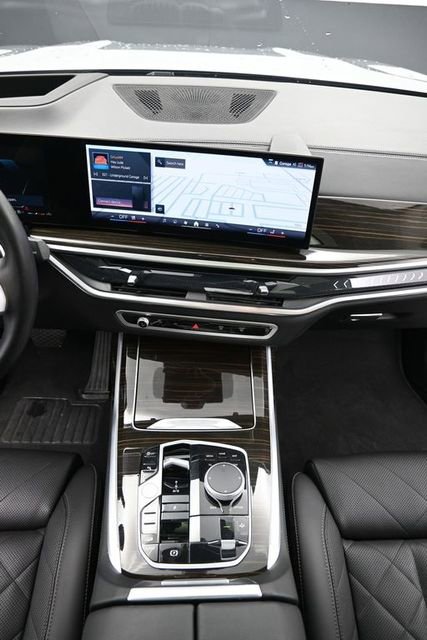 Used 2024 BMW X7 xDrive40i image 15