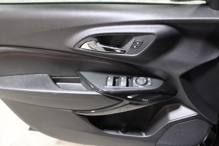 New 2026 Chevrolet Trax RS w/ Sunroof Package FWD image 16