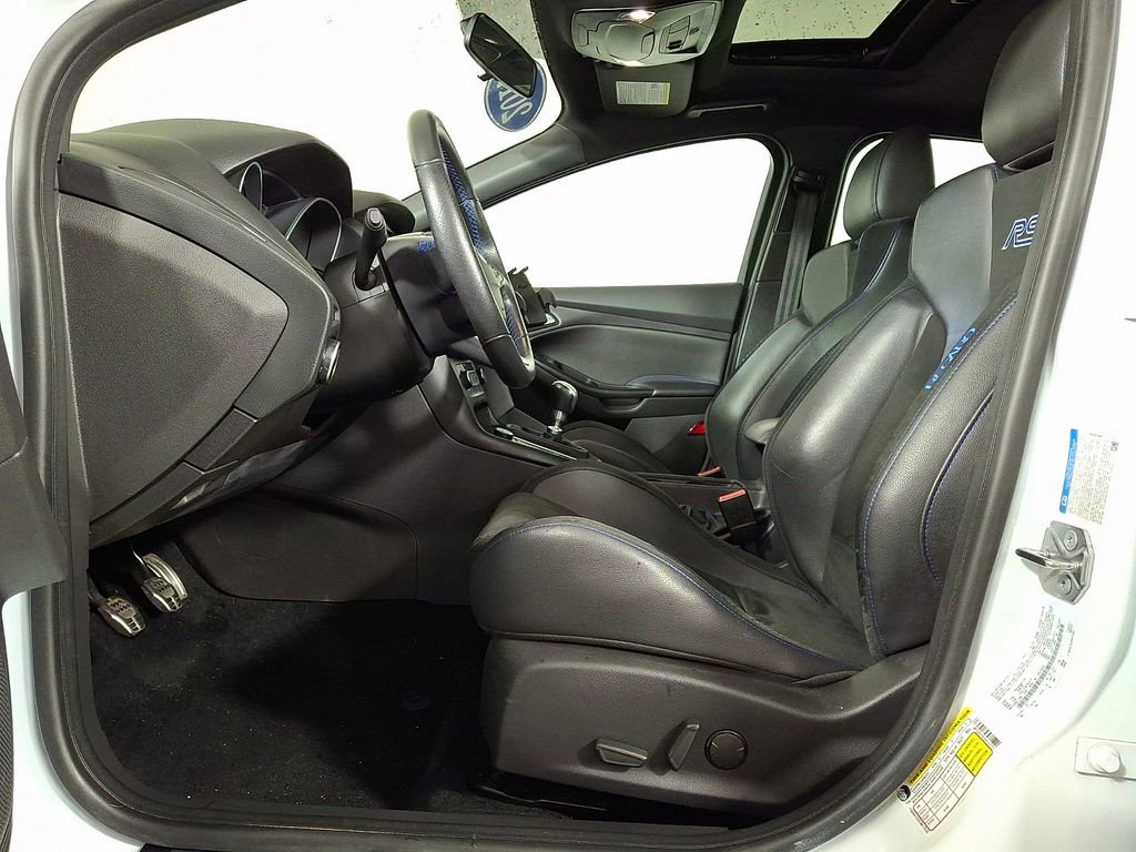 Used 2017 Ford Focus RS AWD/4WD image 15