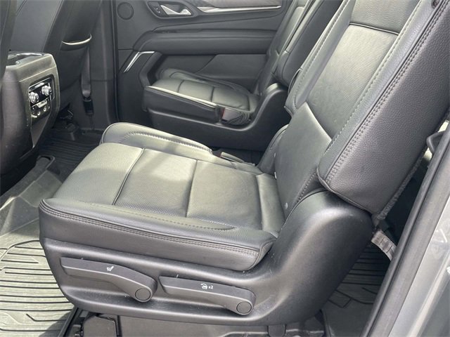 Used 2021 GMC Yukon XL Denali w/ Denali Premium Package image 12