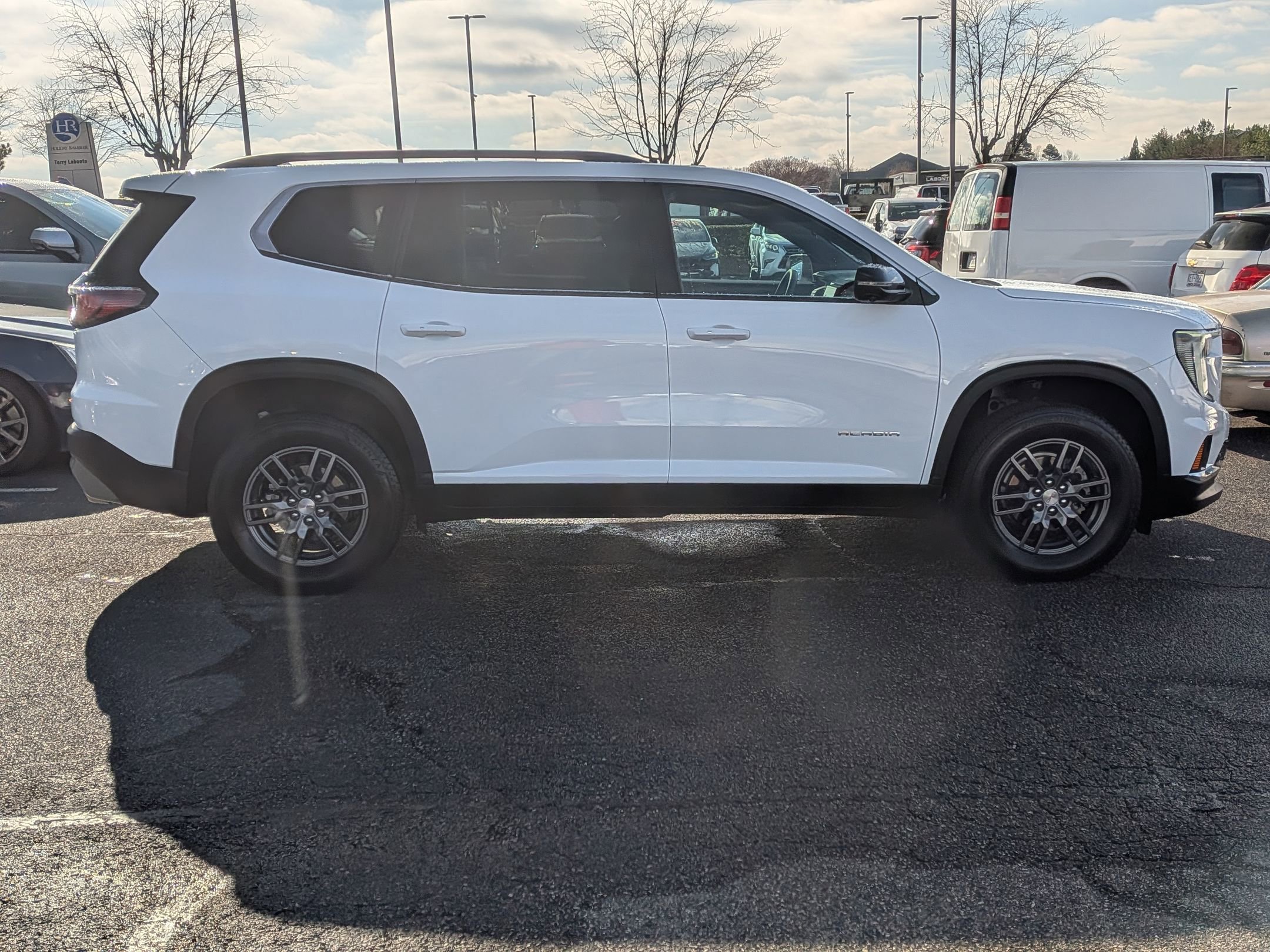 Certified 2025 GMC Acadia Elevation image 9