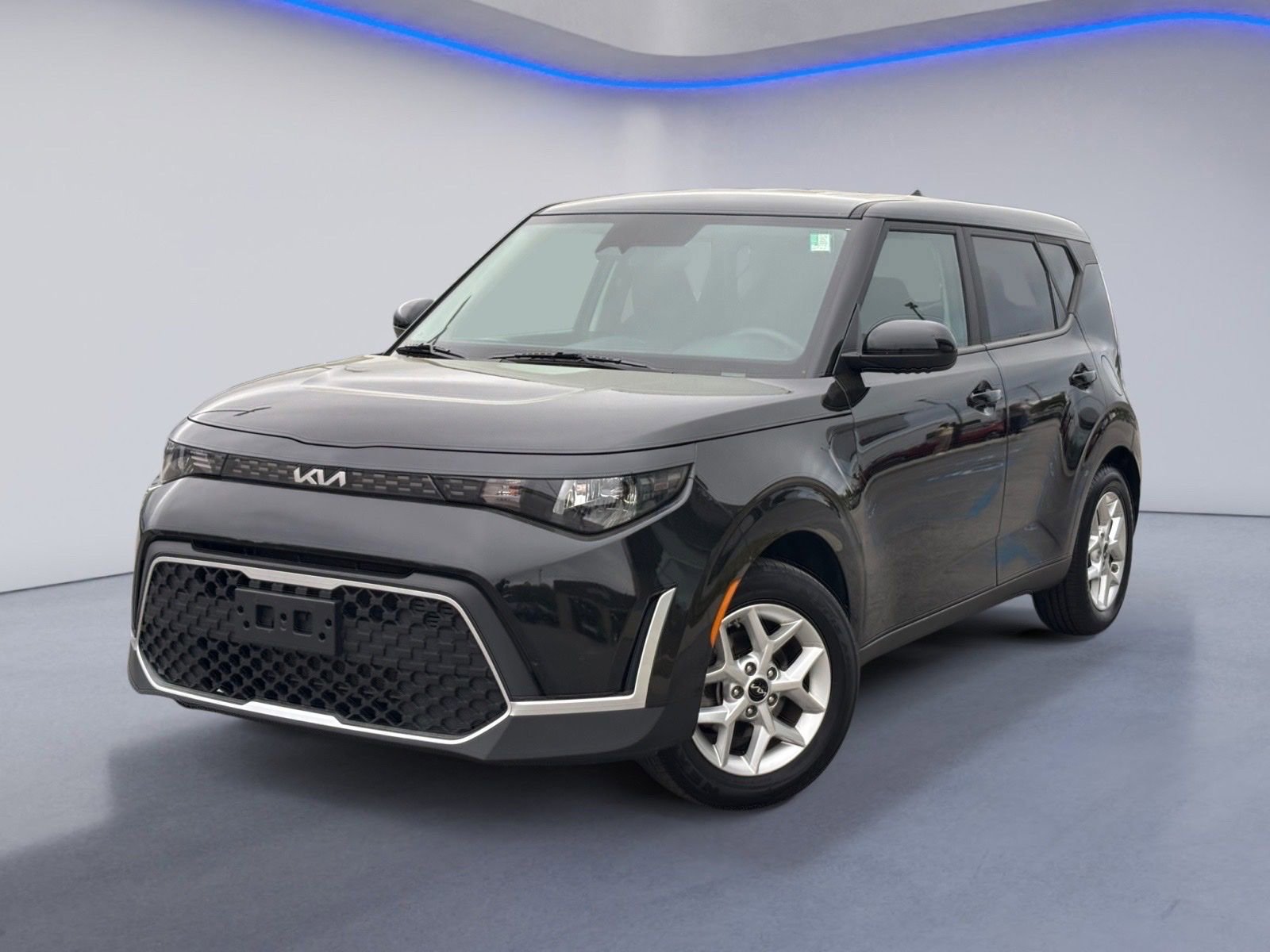 Used 2023 Kia Soul LX w/ LX Technology Package image 2